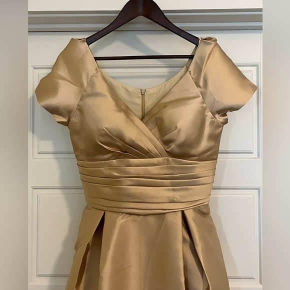 Elegant Gold Champagne Evening Gown Mother of The Bride Dress Size 6 - Picture 4 of 14
